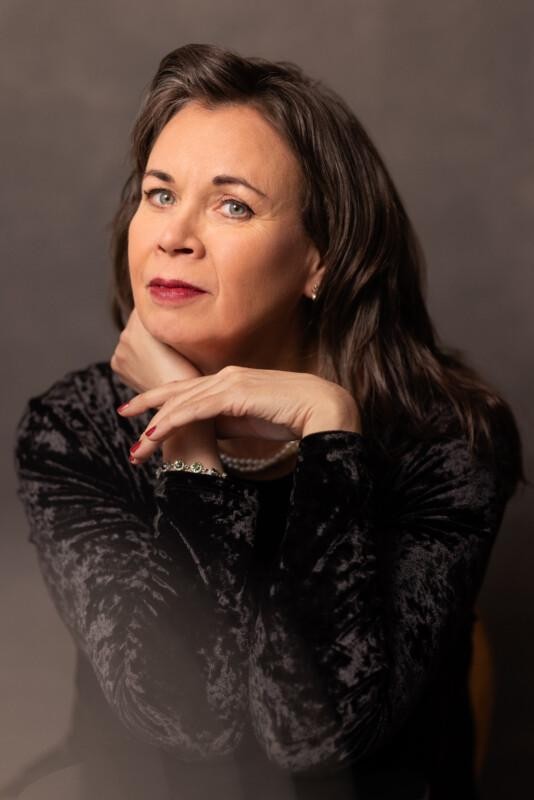 Kirjailija Päivi Alasalmi.